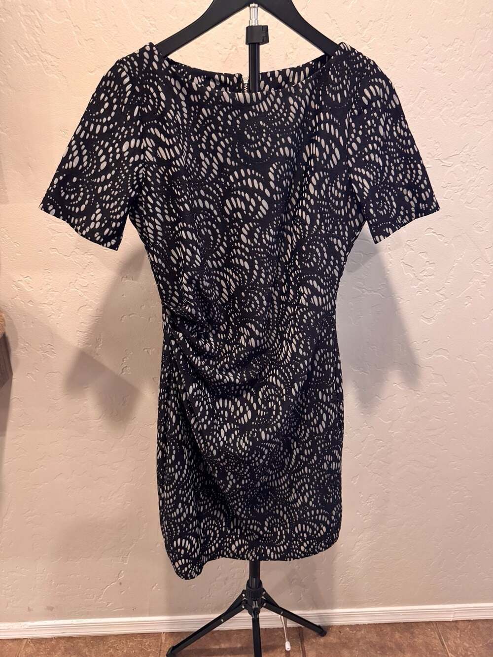 Reiss Janella Short Sleeve Ruched Bodycon Dress in Black and Grey